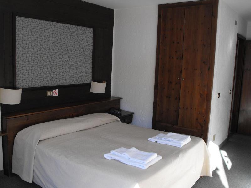 Hotel I Larici Bardonecchia Ngoại thất bức ảnh