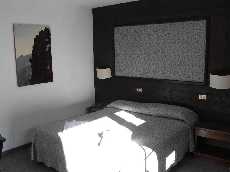 Hotel I Larici Bardonecchia Ngoại thất bức ảnh