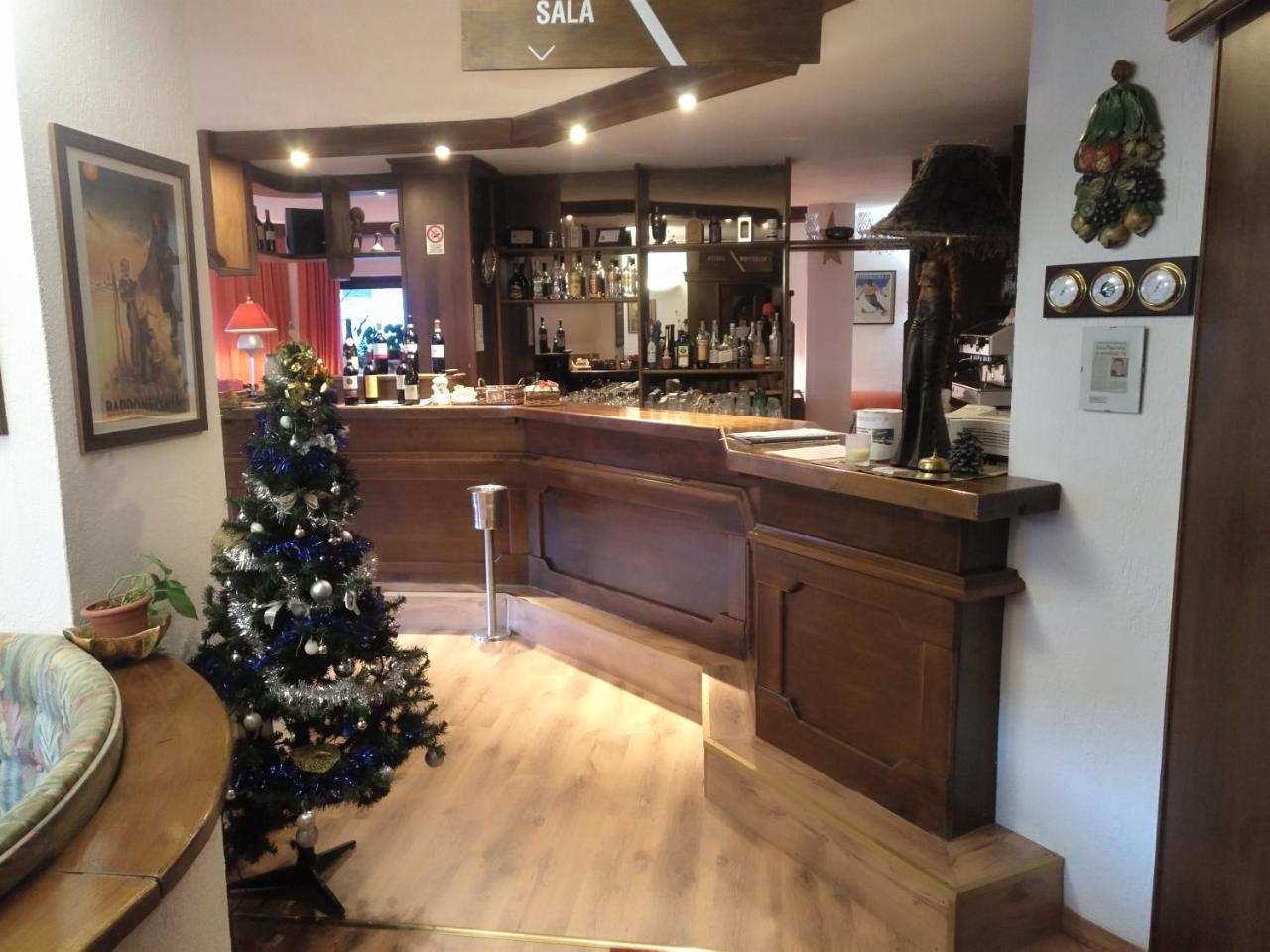 Hotel I Larici Bardonecchia Ngoại thất bức ảnh
