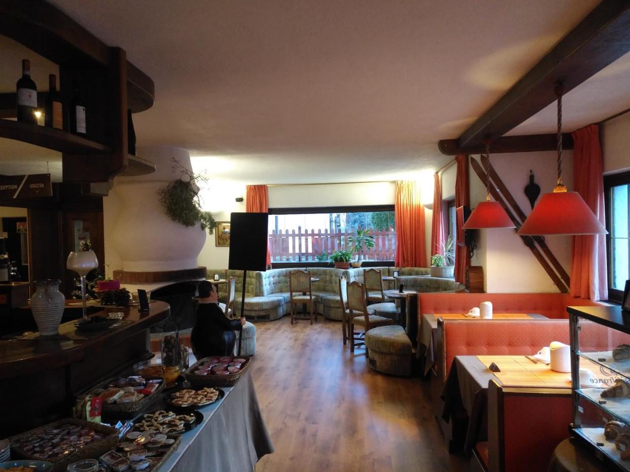 Hotel I Larici Bardonecchia Ngoại thất bức ảnh