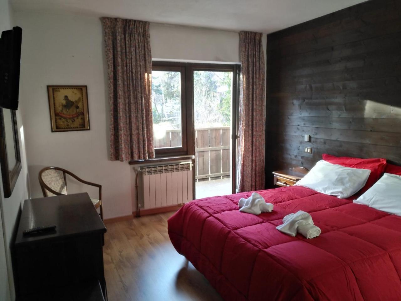 Hotel I Larici Bardonecchia Ngoại thất bức ảnh