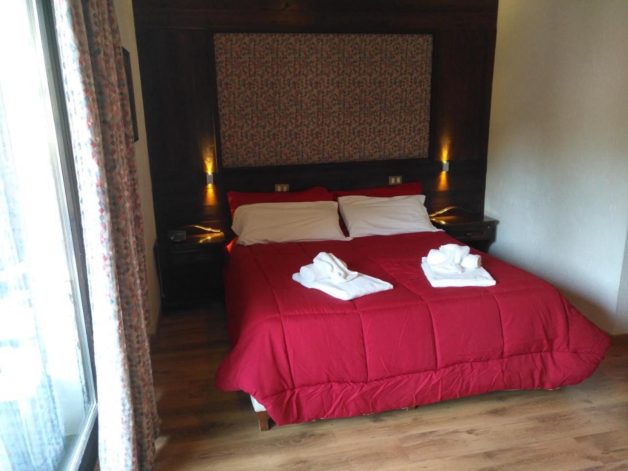 Hotel I Larici Bardonecchia Ngoại thất bức ảnh