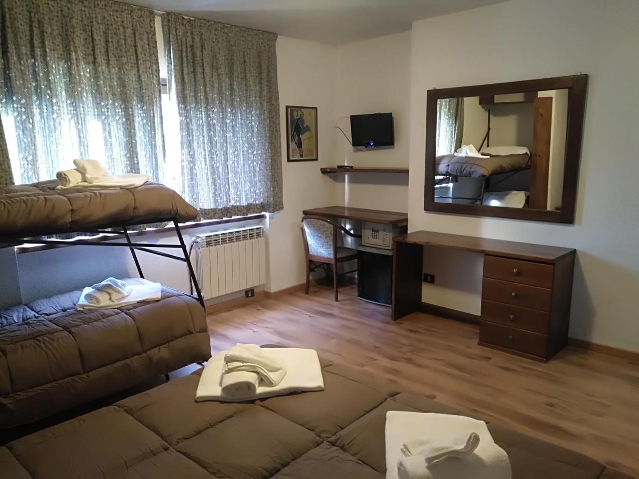 Hotel I Larici Bardonecchia Ngoại thất bức ảnh